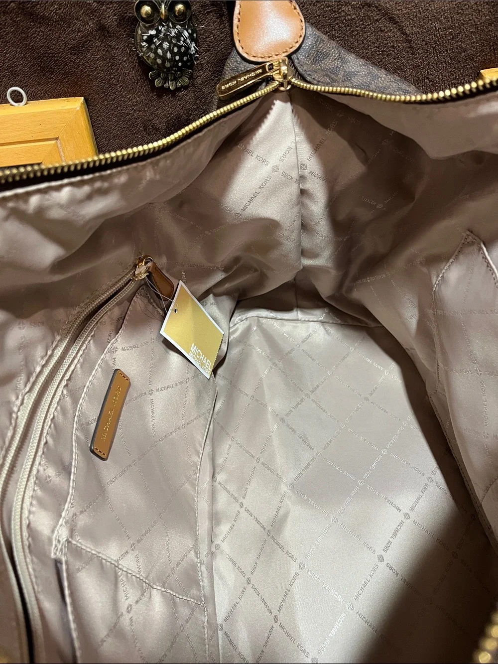 !!BrandNEW!! Michael Kors Brown Logo Satchel with Tan Trim.